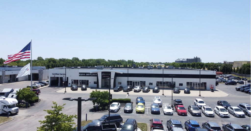 Dealership gallery photo 1